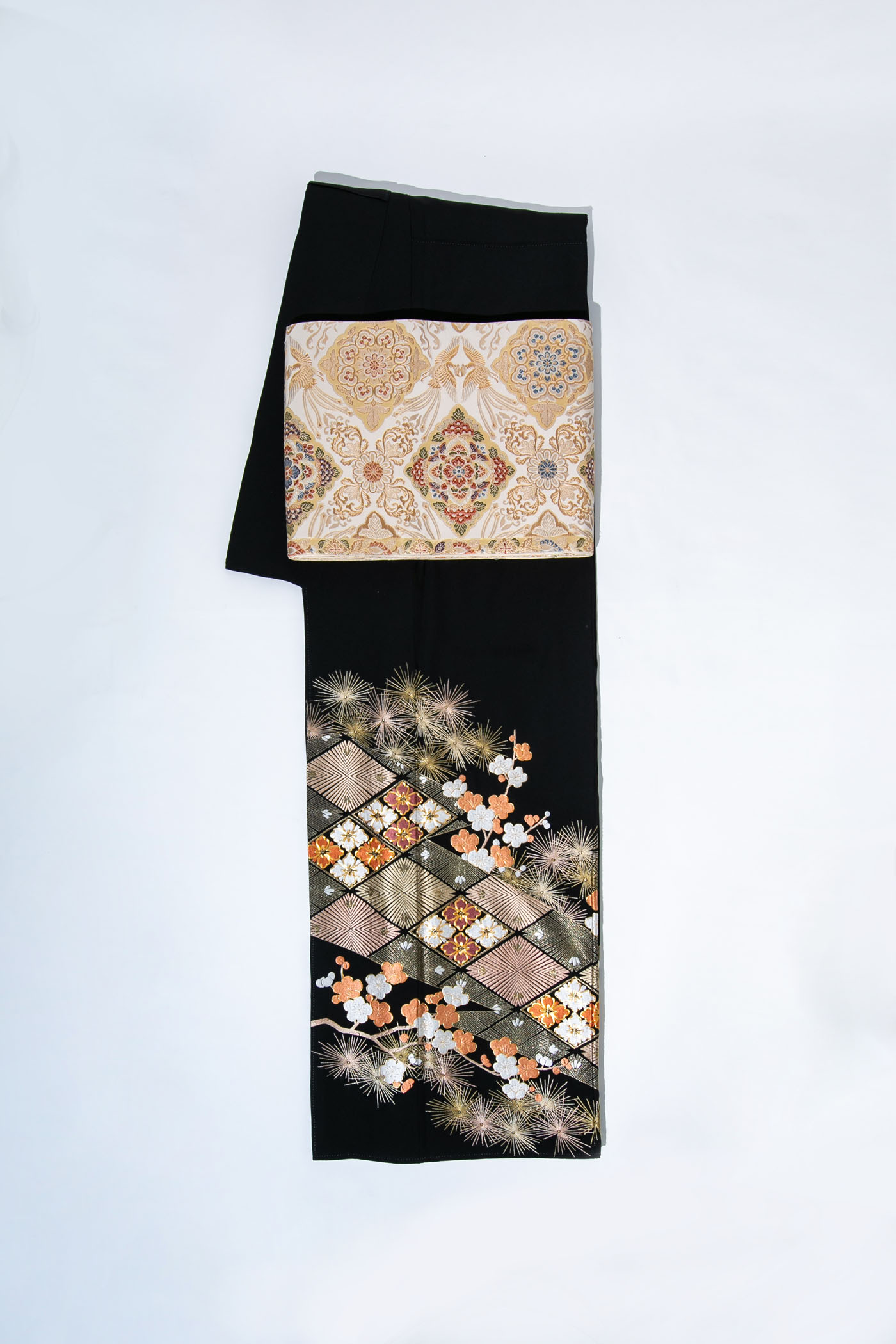 刺繍 慶賀花菱 黒留袖